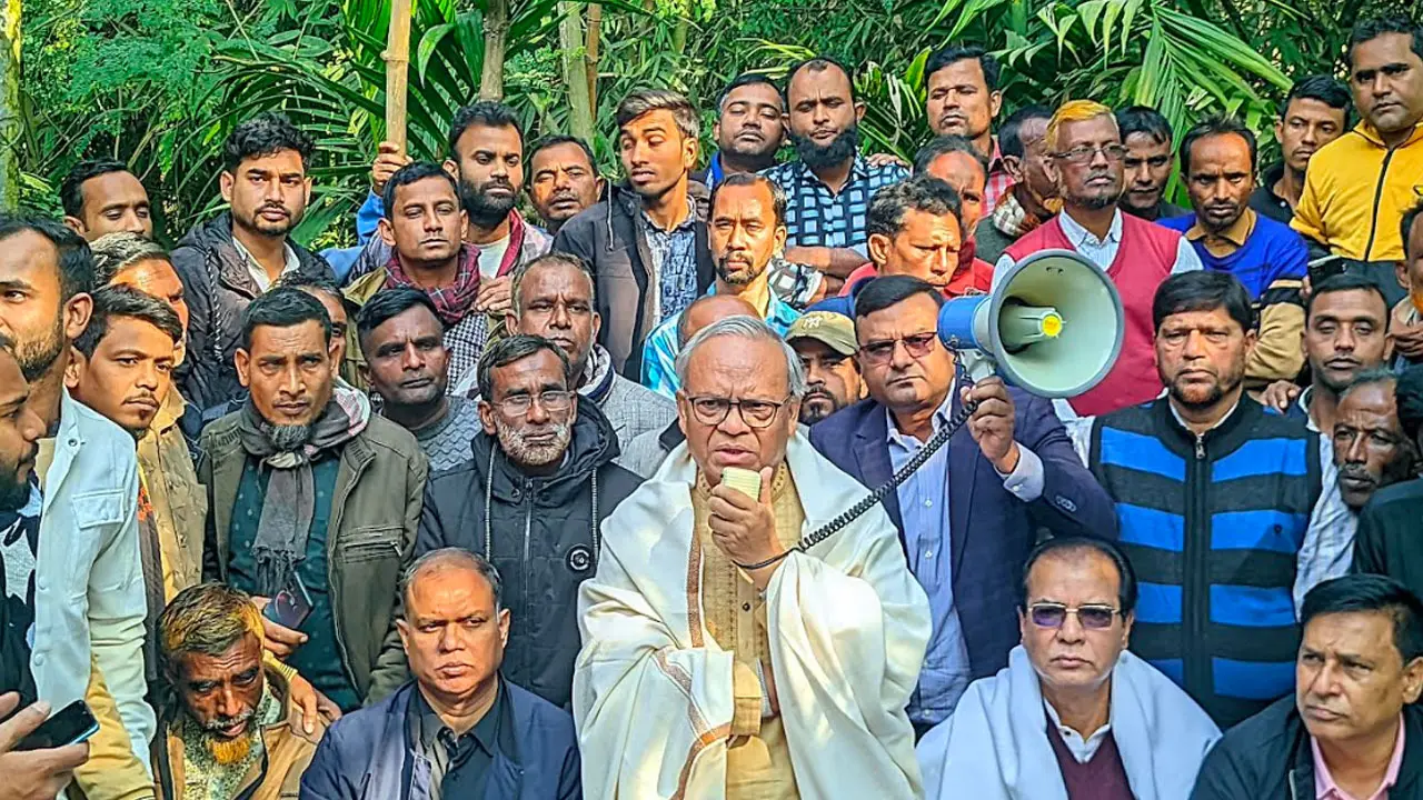 পাচার করা অর্থের নথিপত্র নষ্ট করতেই সচিবালয়ে আগুন : রিজভী