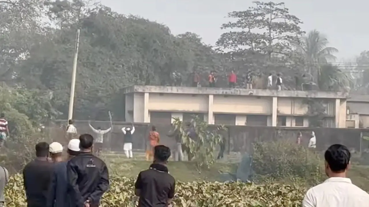 ব্রাহ্মণবাড়িয়ায় নিলামের পণ্য কেনা নিয়ে বিএনপির দুই পক্ষের সংঘর্ষ
