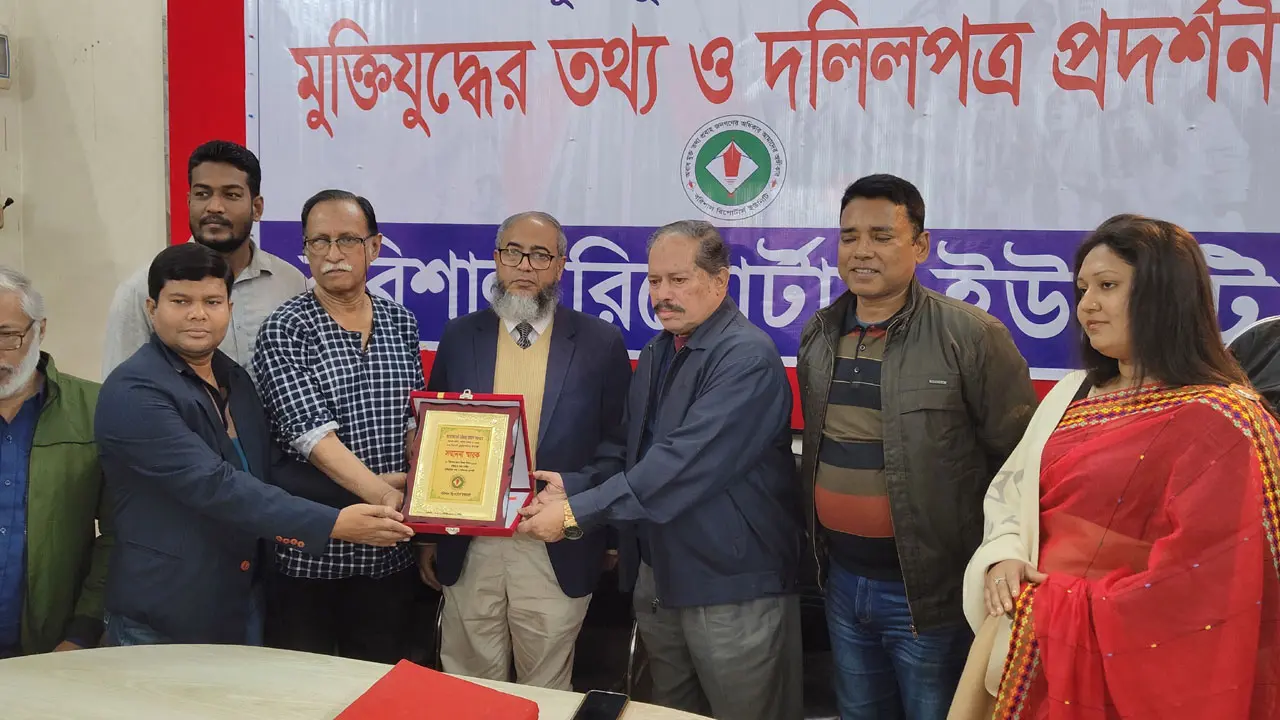 আলোচনা করে নির্বাচনের একটা তারিখ ঠিক করা উচিত : সরোয়ার