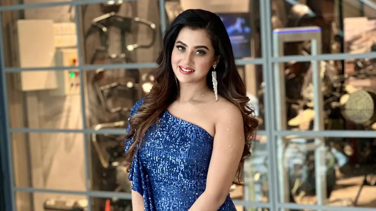 ‘পিনিক’ এর জন্য ভিন্ন পরিচয়ে বুবলী