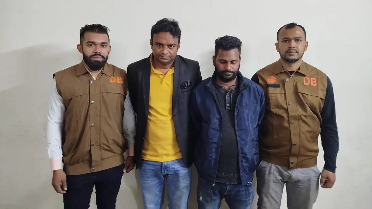 সাভার থেকে সাবেক ছাত্রলীগ নেতাসহ গ্রেপ্তার ২