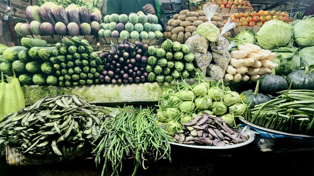 চট্টগ্রামে সবজির বাজারে স্বস্তি