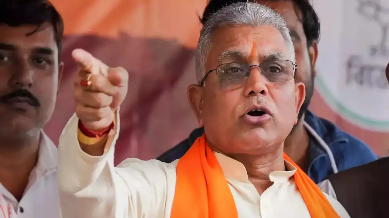 বাংলাদেশের হিন্দুদের ভারতের নাগরিকত্ব দেওয়ার দাবি!