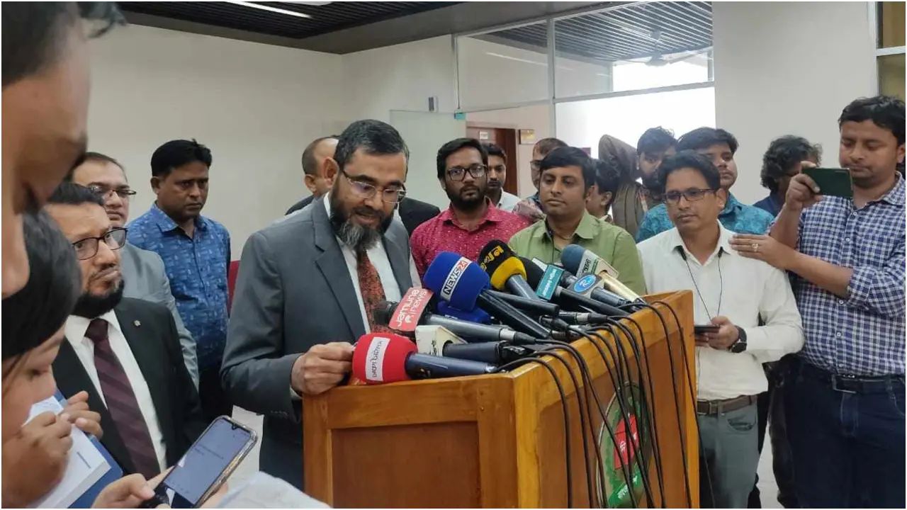আস্থা ফিরিয়ে আনা বড় চ্যালেঞ্জ : ইসি সানাউল্লাহ 