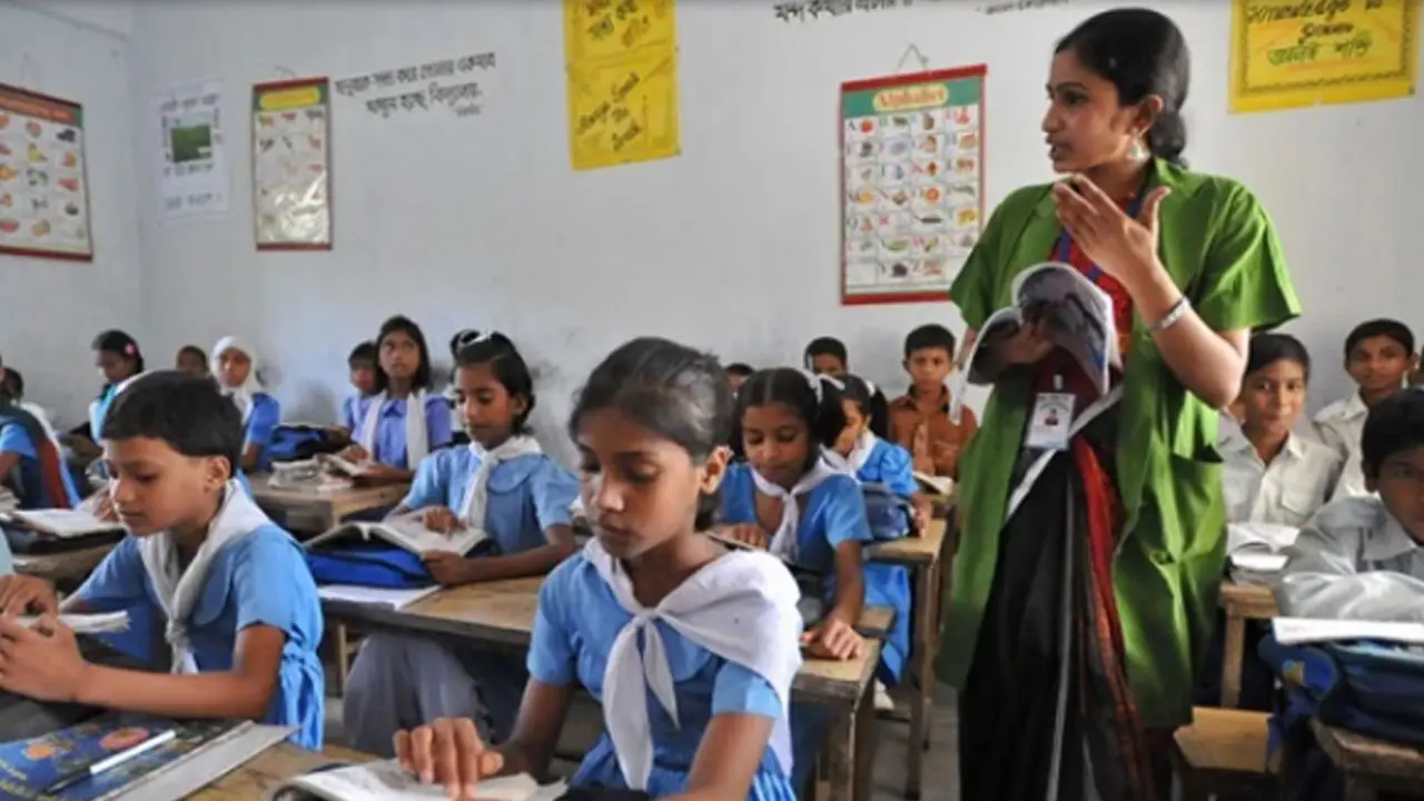 বেসরকারি শিক্ষকদের শূন্য পদে বদলির নীতিমালা জারি