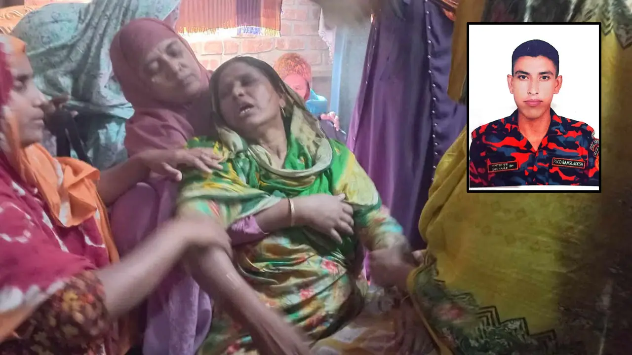 একমাত্র ছেলে ছিলেন ফায়ার ফাইটার নয়ন, বারবার মূর্ছা যাচ্ছেন মা