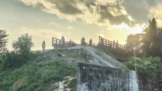 ৪ কোটি টাকার সেতুতে নেই সংযোগ সড়ক