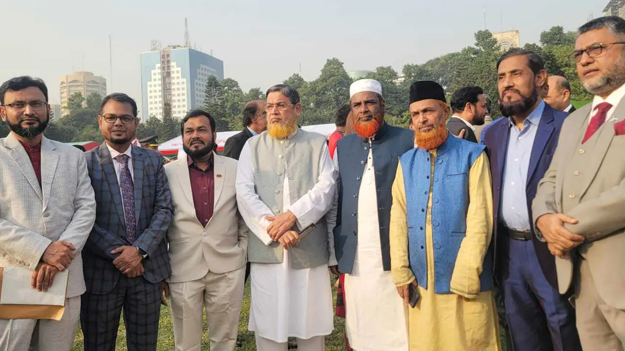 বঙ্গভবনে সংবর্ধনা অনুষ্ঠানে যোগ দিয়েছেন জামায়াতের নেতাকর্মীরা