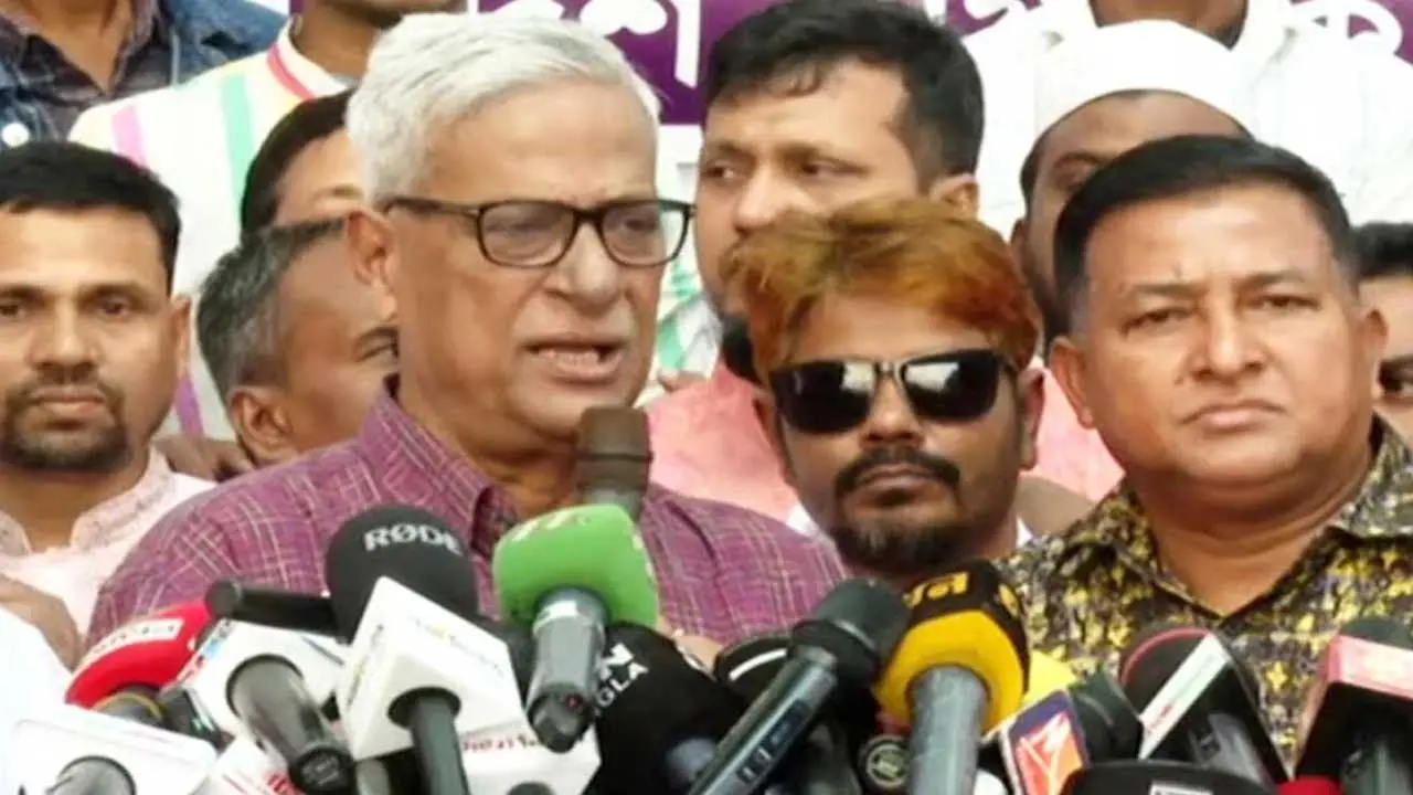 ‘শেখ হাসিনা ভারতে অবস্থান করায় উগ্রবাদীরা উৎসাহ পাচ্ছে’