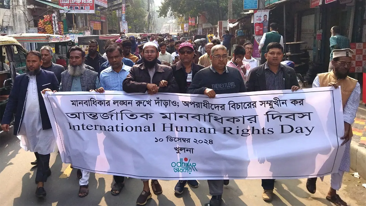 ‘শেখ হাসিনা পালিয়ে গেলেও তার দোসররা বহাল তবিয়তে’