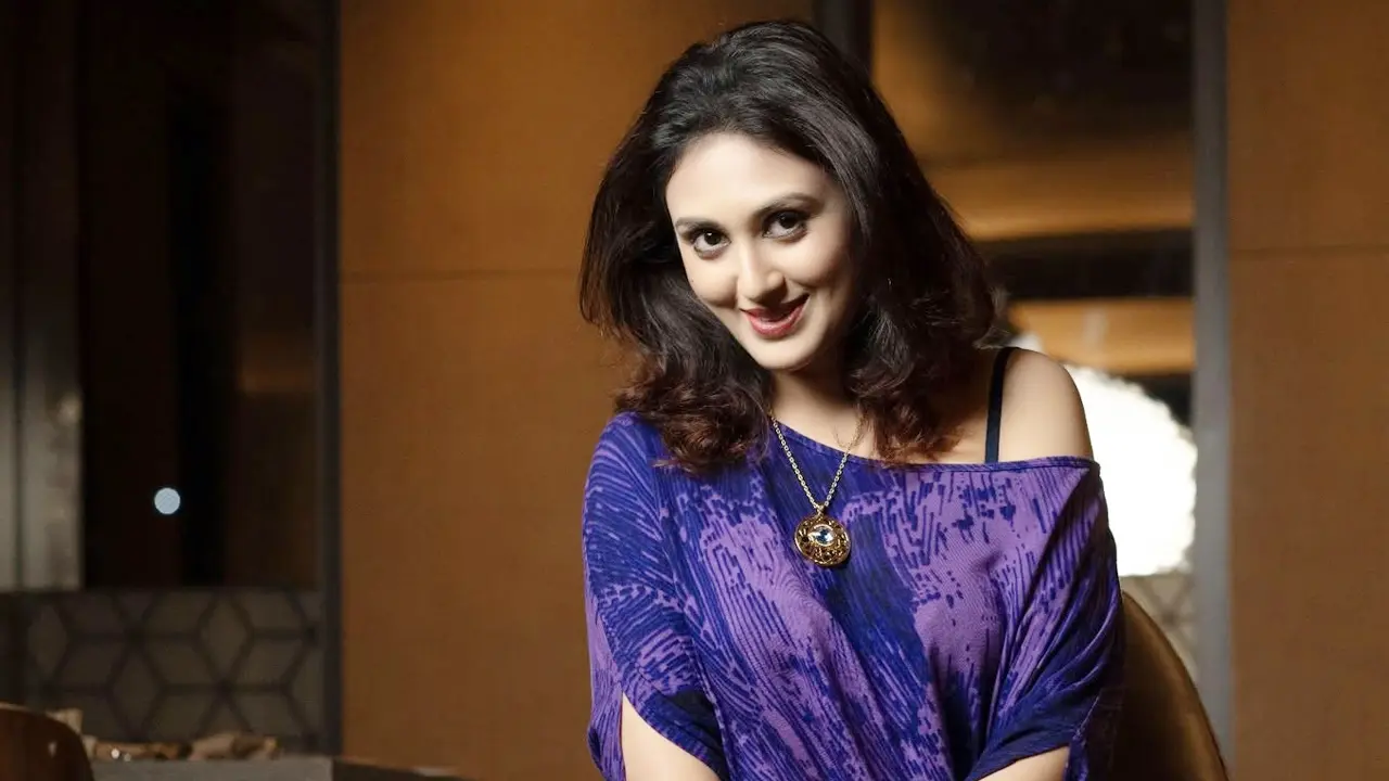 ‘একা থাকলে নিজেকে ভালোবাসা যায়’