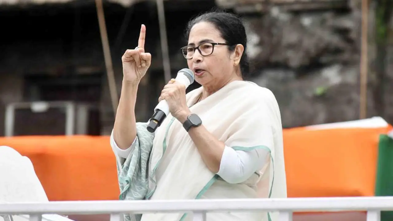 বিজেপিবিরোধী জোট ইনডিয়াকে নেতৃত্ব দিতে প্রস্তুত মমতা