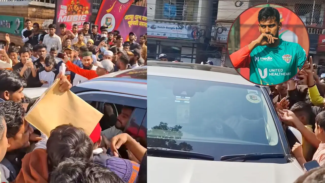 মিরাজের গাড়ি আটকে দিলেন বিক্ষুব্ধ দর্শকরা