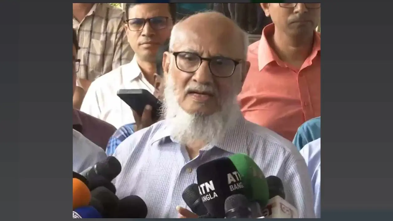 কমিশন চেয়ারম্যানের পদত্যাগ চাইলেন প্রশাসন ক্যাডারের কর্মকর্তারা