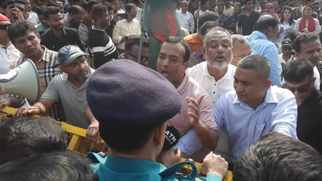 পুলিশের প্রস্তাবে তিন সংগঠনের ৬ প্রতিনিধি যাচ্ছে ভারতীয় হাইকমিশনে