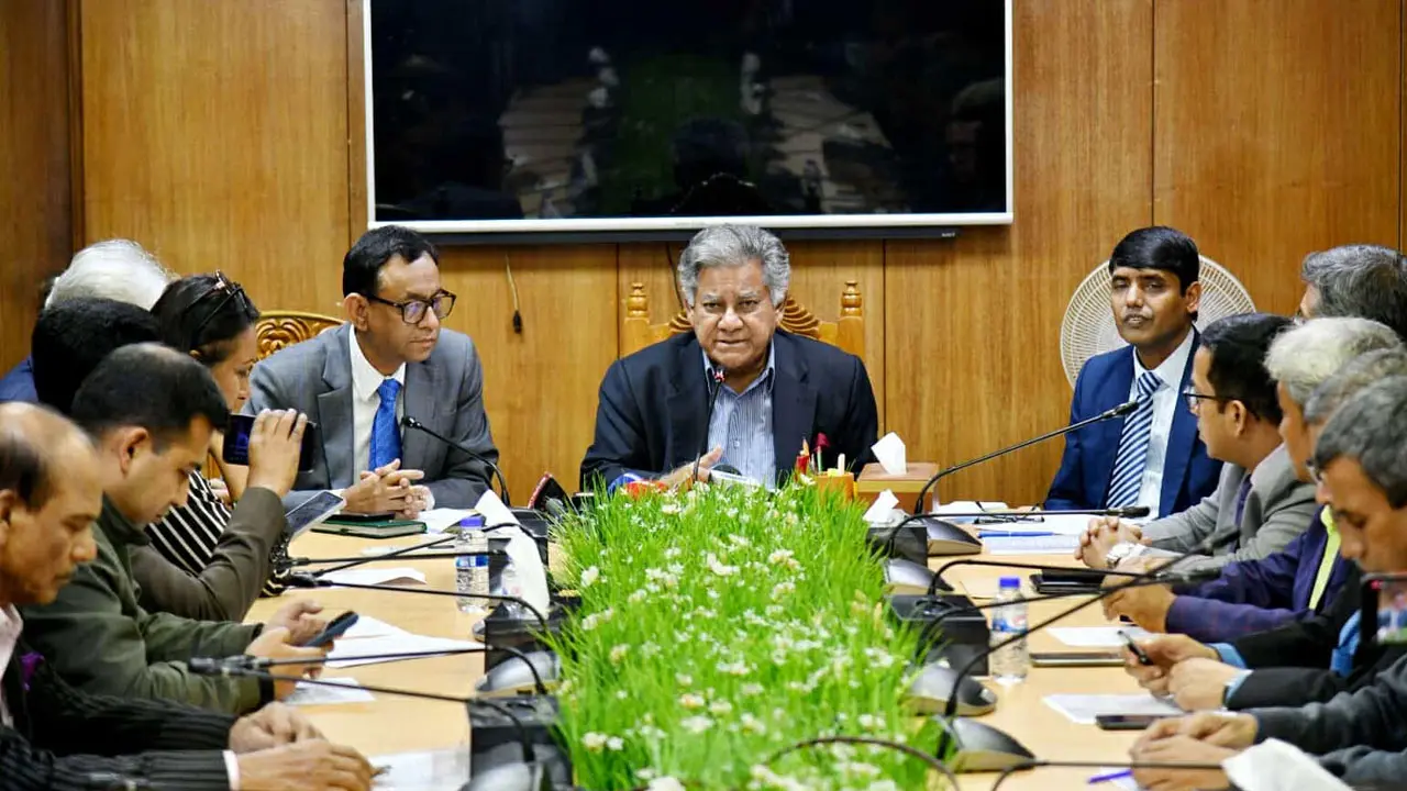 পোশাক শিল্পে বার্ষিক মজুরি ৯ শতাংশ বাড়ানোর সুপারিশ