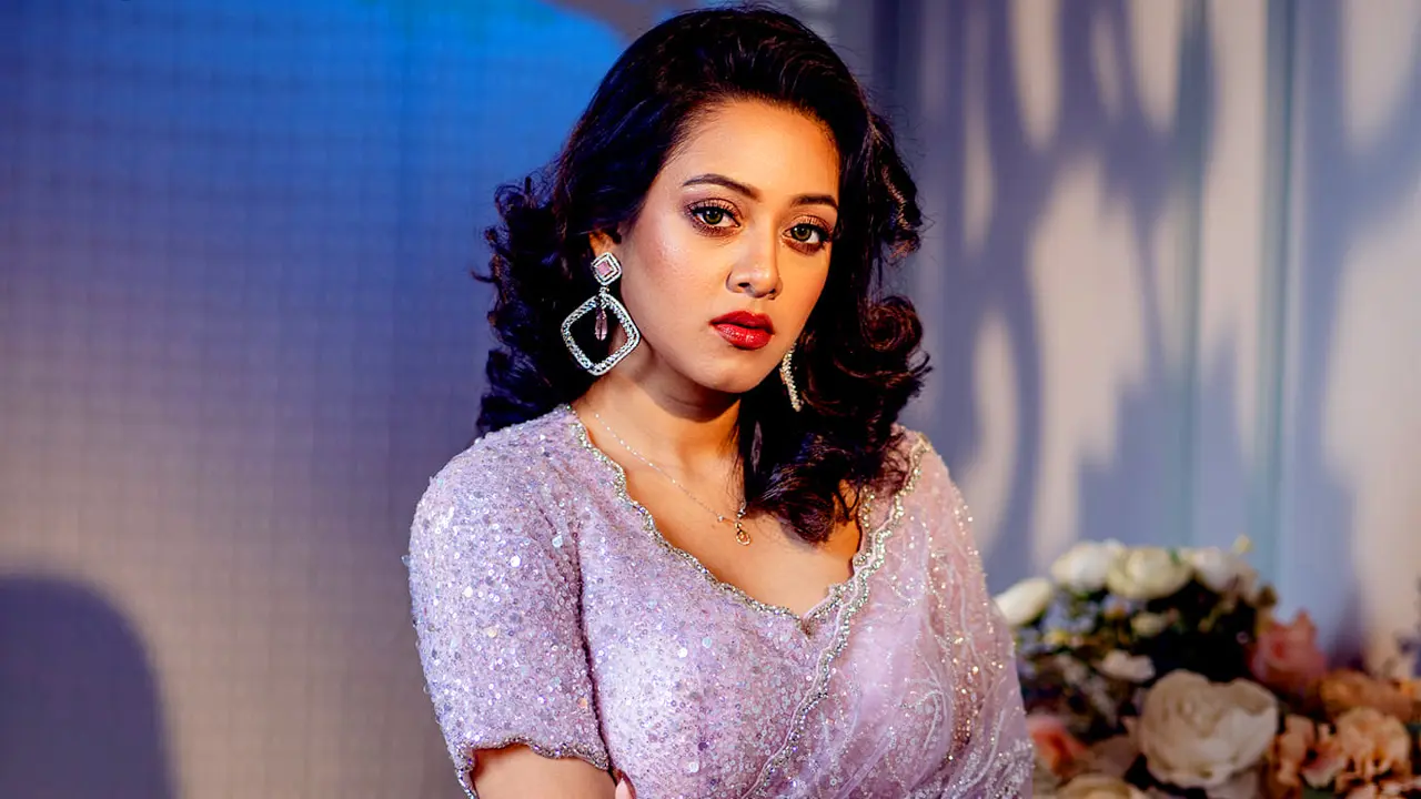 মায়ের মৃত্যুবার্ষিকীতে আবেগঘন পোস্ট দীঘির