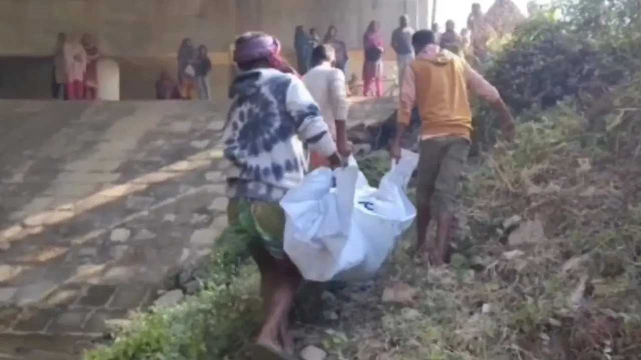 পূর্বাচলের লেকে ভাসমান মরদেহটি কলেজছাত্রীর