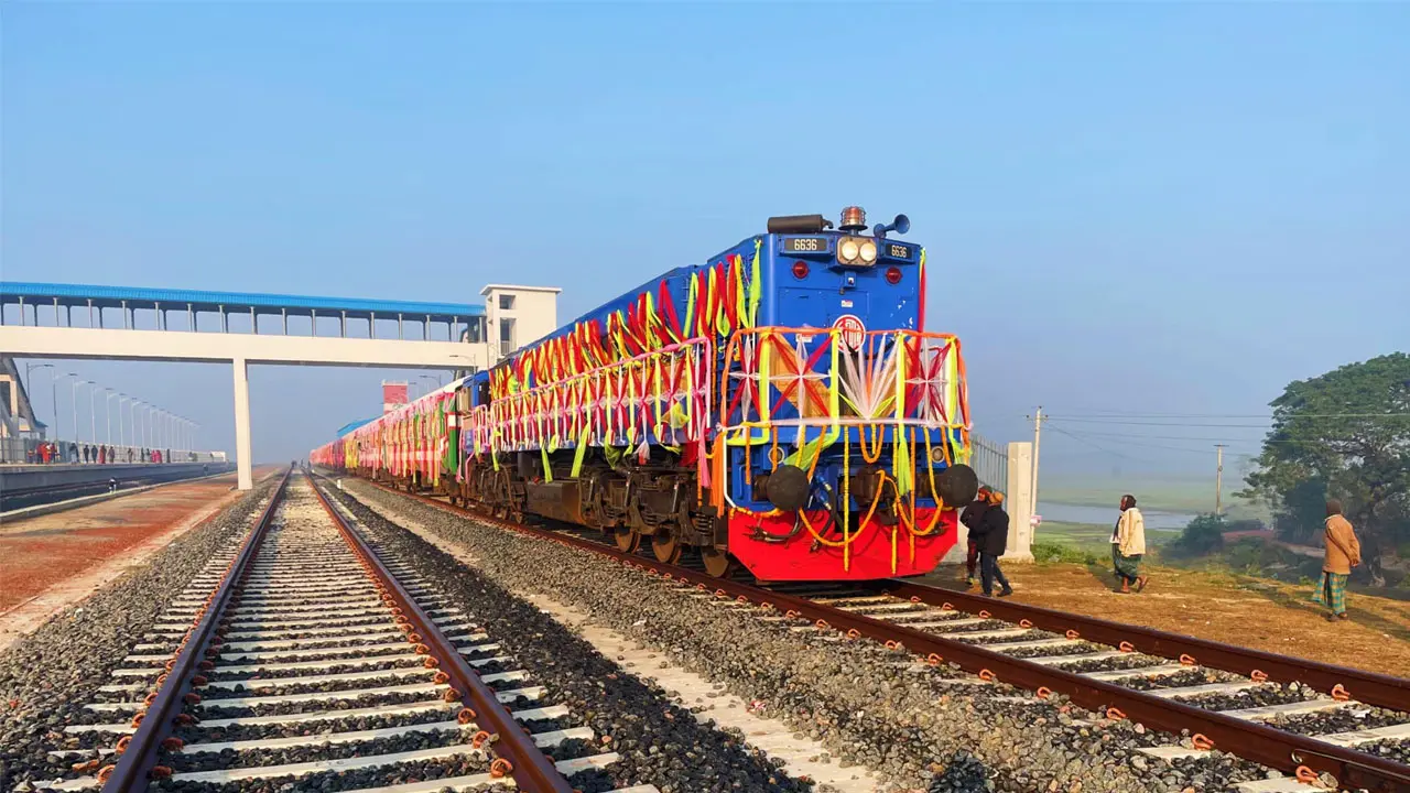 নতুন ট্রেনে ৪৪৫ টাকায় ঢাকা থেকে খুলনা ও বেনাপোল
