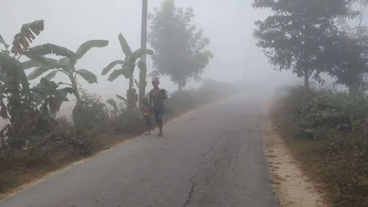 পাহাড়ে বাড়ছে শীতের দাপট