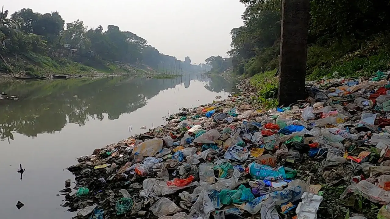 অবহেলা ও অসচেতনতায় মগড়া নদী যেন ময়লার ভাগাড়
