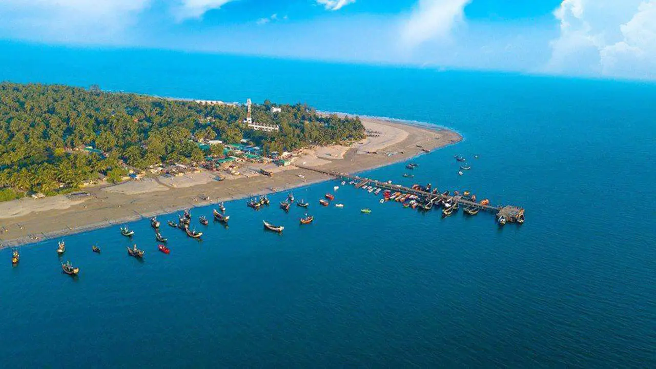 সেন্টমার্টিনে অনিয়ন্ত্রিত পর্যটন রোধে কার্যক্রম জানাল মন্ত্রণালয়