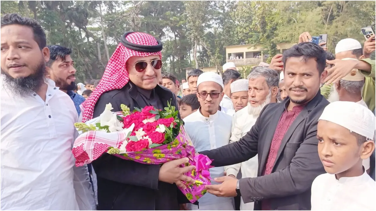 বন্ধুর বিয়ের অনুষ্ঠানে যোগ দিতে চাঁদপুরে সৌদি নাগরিক