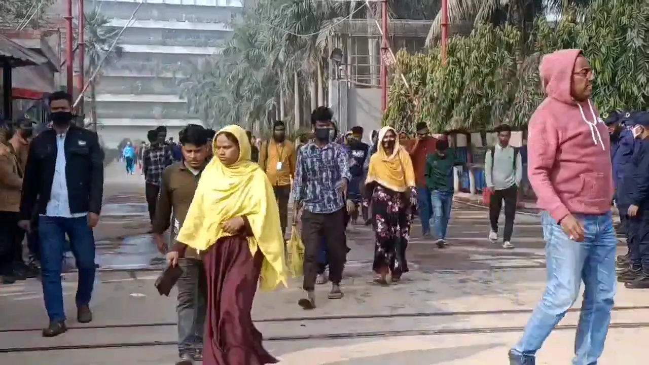 আশুলিয়ায় ২৫ কারখানায় সাধারণ ছুটি