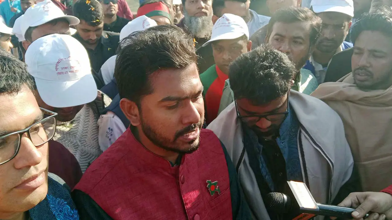 আগে শ্রদ্ধা নিবেদন করতে হয়রানির শিকার হতে হয়েছে : নুরুল হক