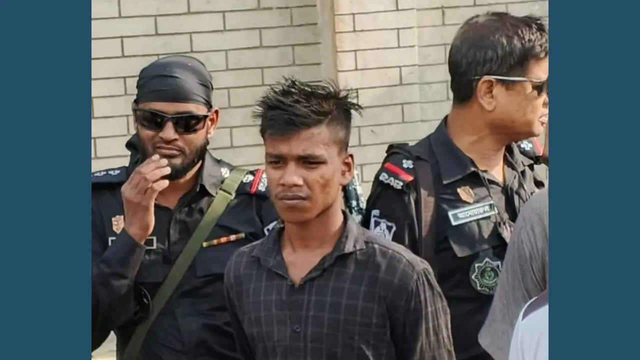 ভারতীয় মদসহ যুবক আটক