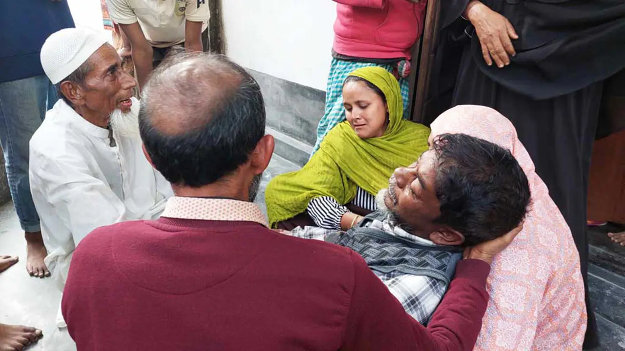 পরীক্ষার প্রবেশপত্র আনতে বেরিয়ে দুই সন্তান ফিরলেন লাশ হয়ে