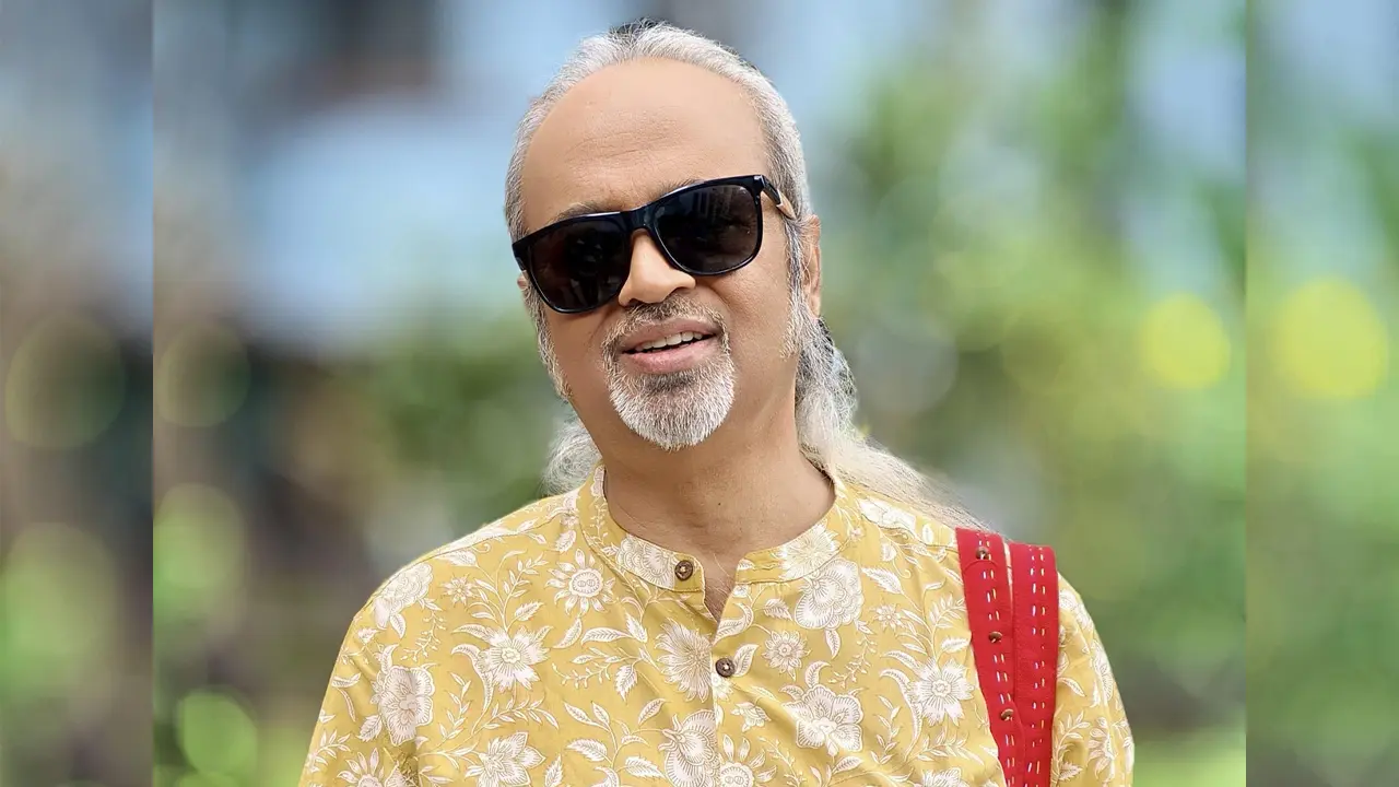 কলকাতায় হেনস্তার শিকার গায়ক সৌমিত্র