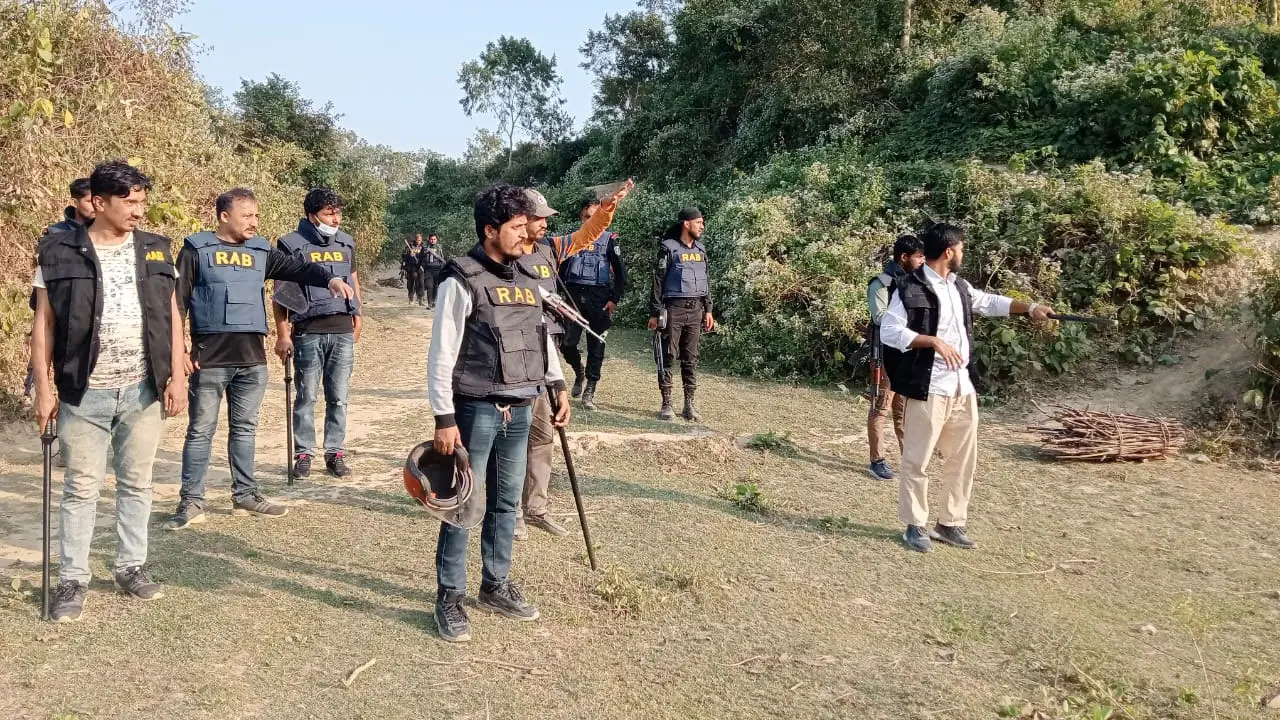অপহৃত প্রত্যেক বনকর্মীর কাছ থেকে ১ লাখ টাকা করে মুক্তিপণ দাবি