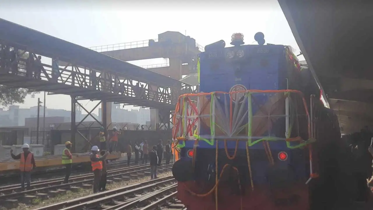 ঢাকা-খুলনা রুটে আনুষ্ঠানিক ট্রেন চলাচল উদ্বোধন