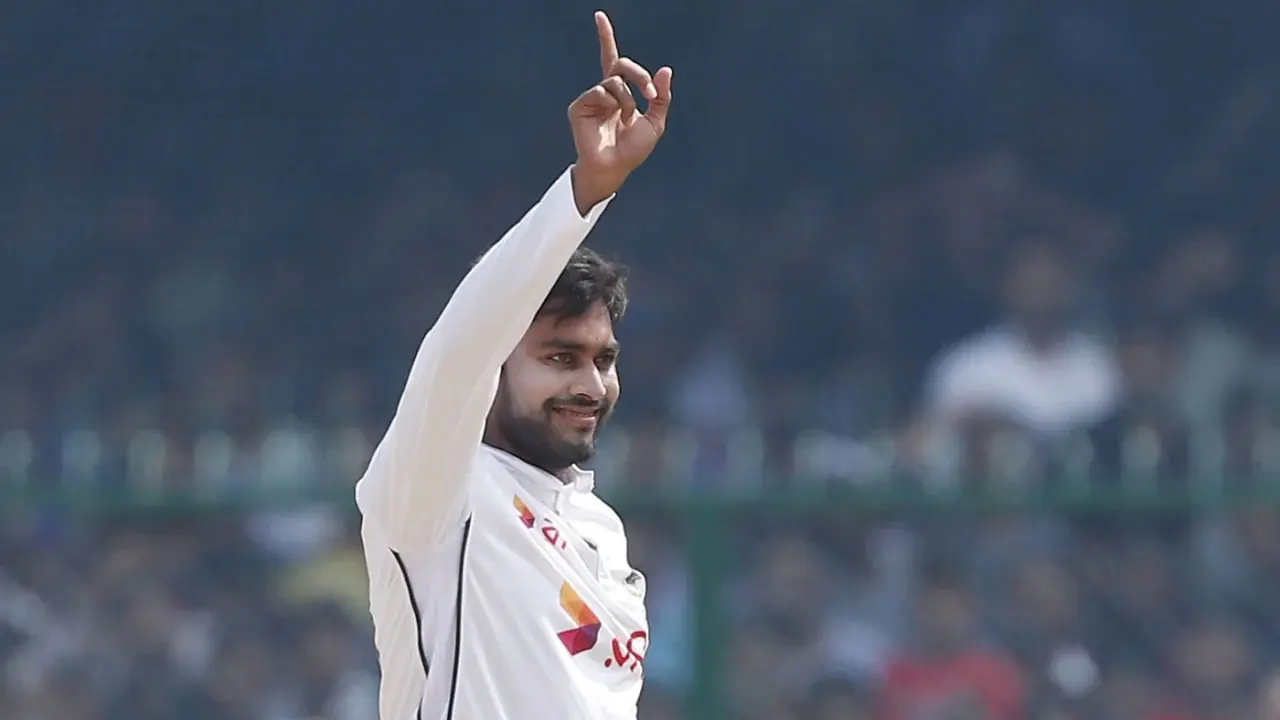 মিরাজের নেতৃত্বের প্রশংসা করে যা বললেন কোচ