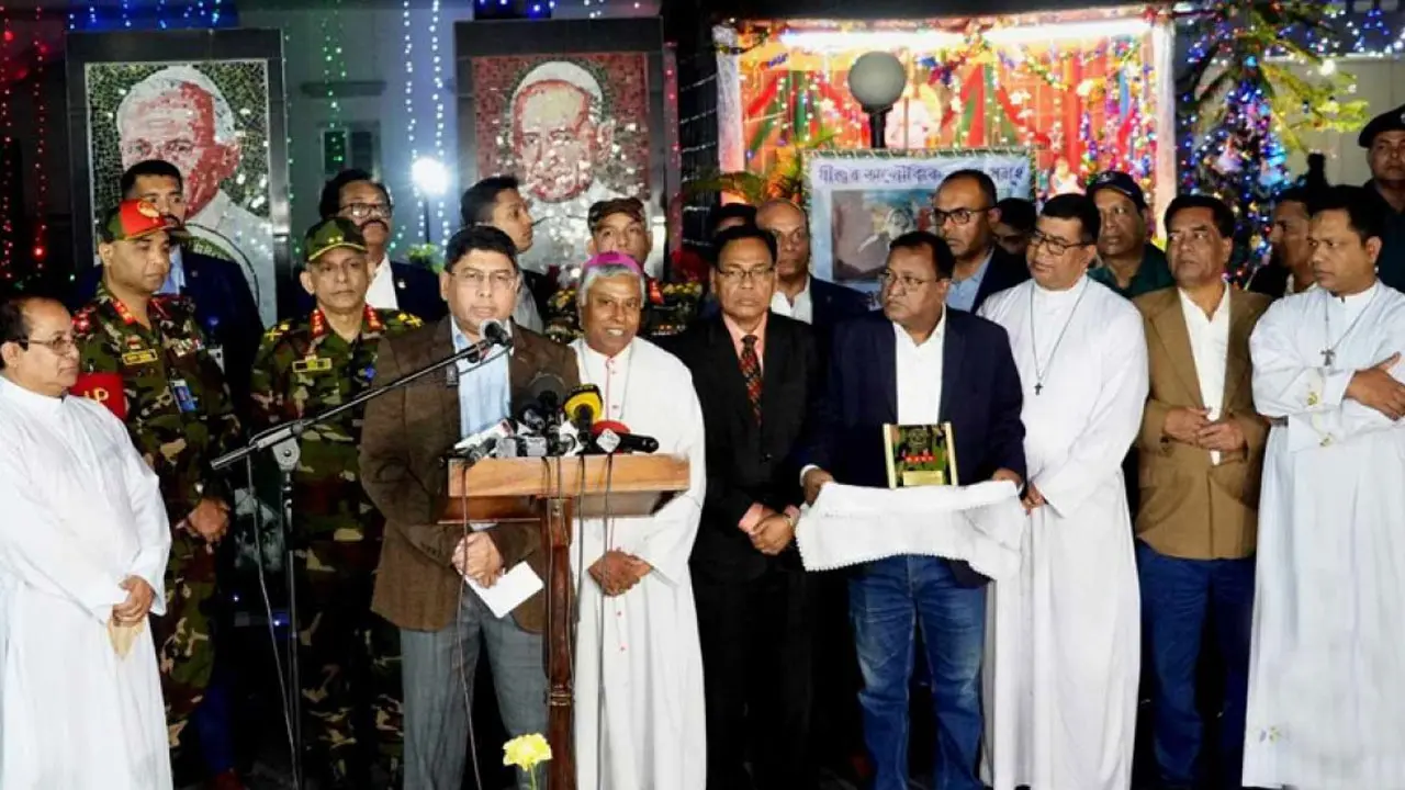 বড়দিন উপলক্ষ্যে আর্চ বিশপের হাউস পরিদর্শন সেনাপ্রধানের