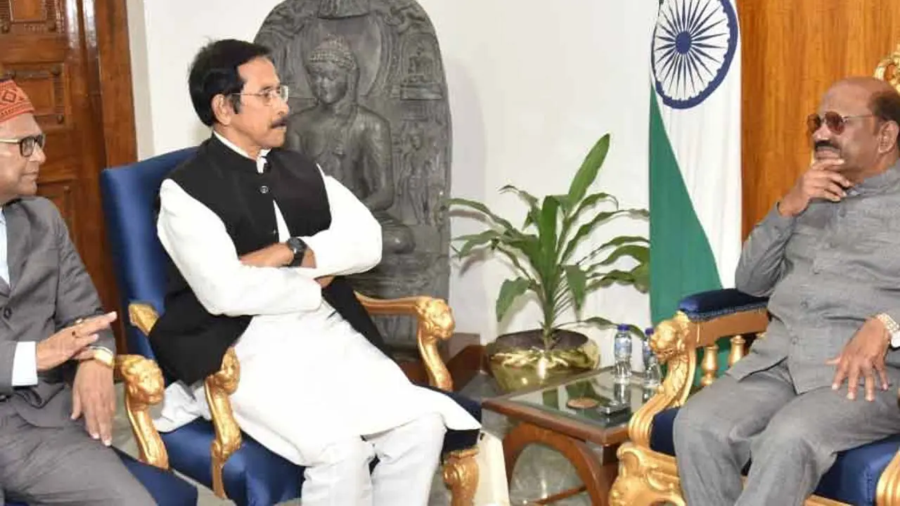 বাংলাদেশ নিয়ে কংগ্রেসের দৌড়ঝাঁপ, পশ্চিমবঙ্গের গভর্নরের সঙ্গে বৈঠক