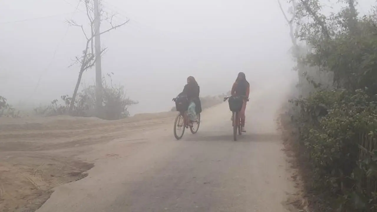 কুয়াশা ও হিমবাতাসে কাঁপছে পঞ্চগড়