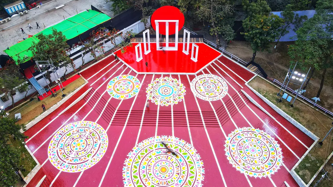 রক্তঝরা অমর একুশে আজ