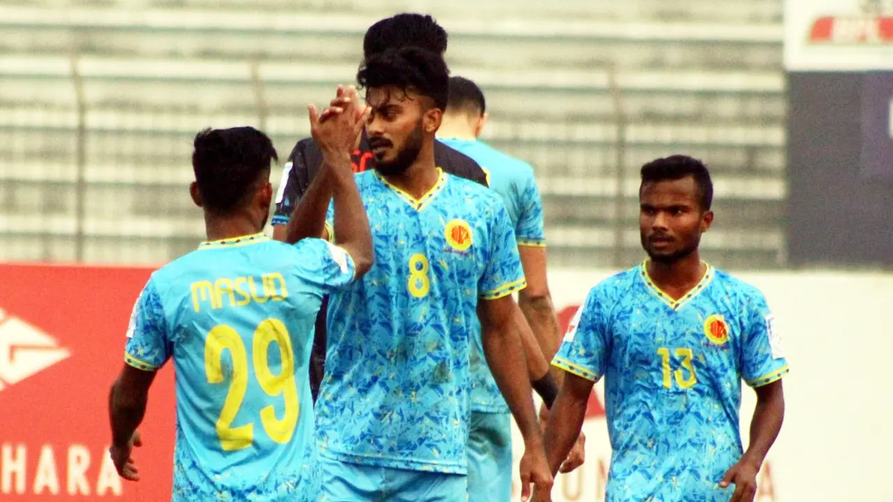 জয়ে ফিরল আবাহনী, আবারও ড্র রহমতগঞ্জের