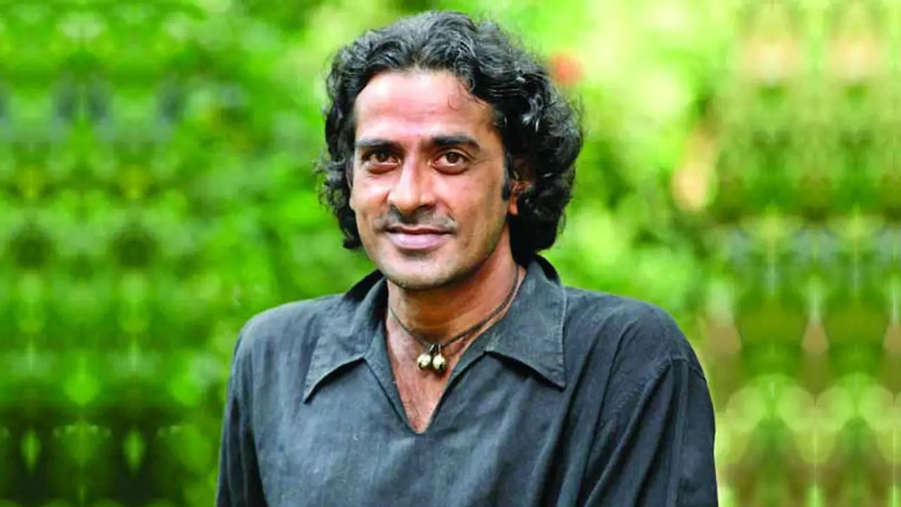 শপিংমলে মাথা ঘুরে পড়ে যান আহমেদ রুবেল