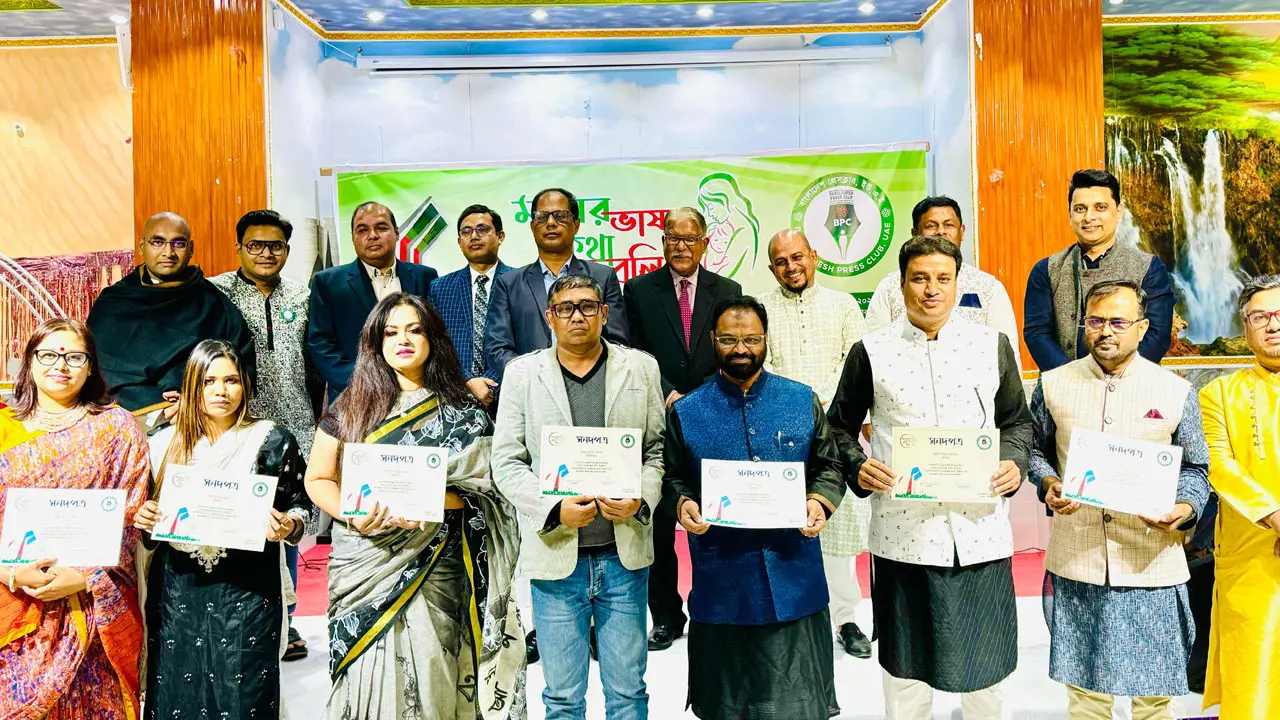 আমিরাতে ১০ বাংলাদেশি শিক্ষক পেলেন সম্মাননা