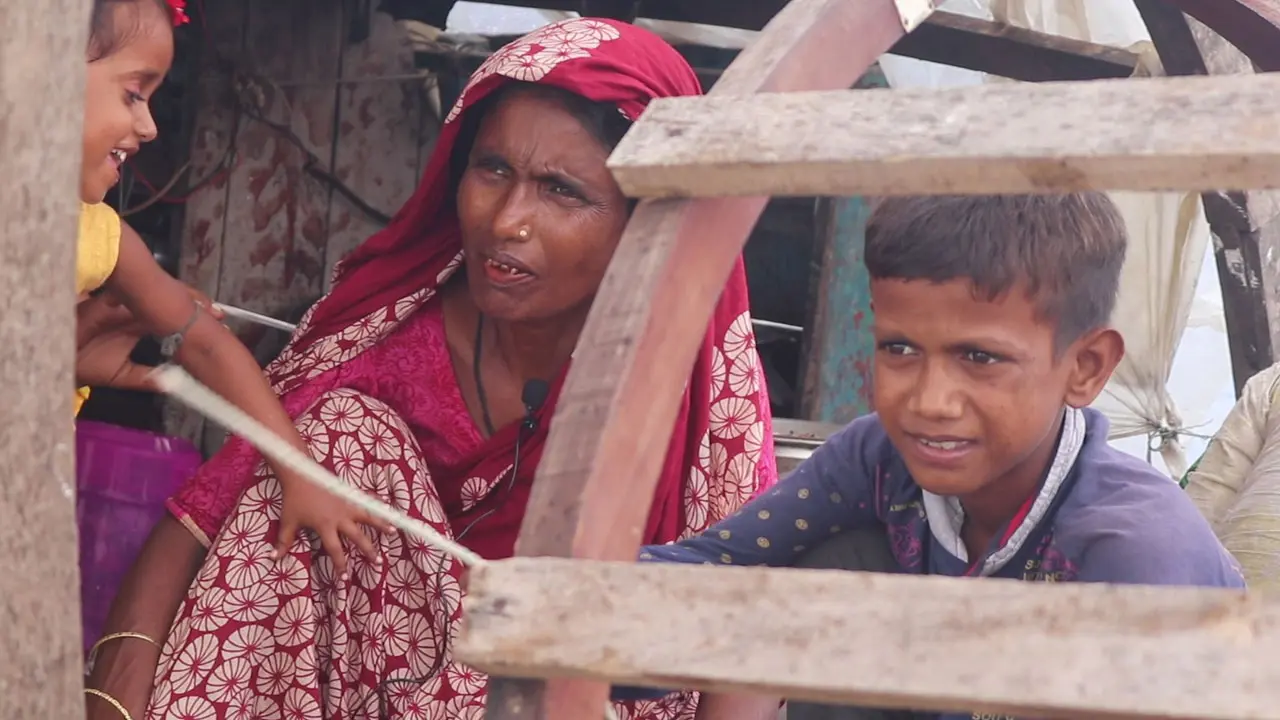 ‘বাংলা কইতে পারি, অক্ষর কেমন জানি না’