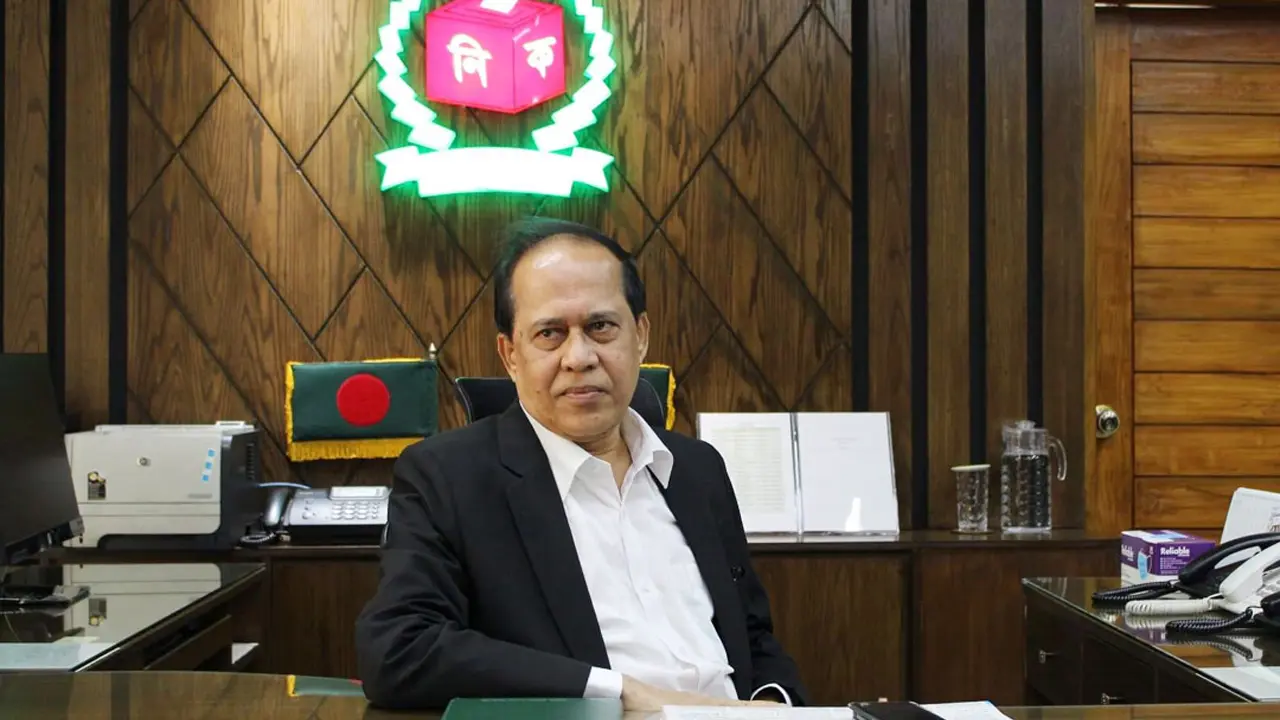 নির্বাচন কীভাবে আরও স্বচ্ছ হয় তা নিয়ে কাজ করা উচিত : সিইসি