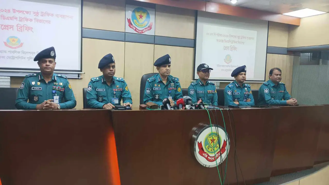 এসএসসি পরীক্ষার্থীদের সুবিধায় ট্রাফিক পুলিশের ‘কুইক রেসপন্স টিম’