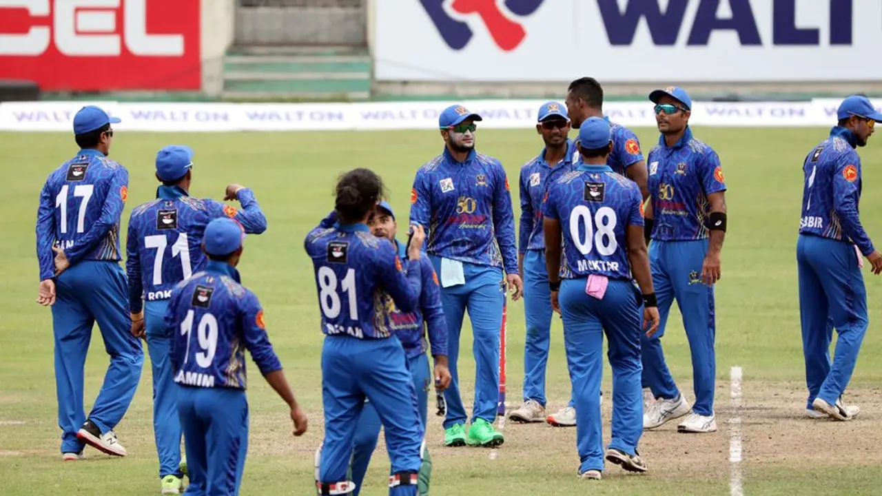 বিদেশি ক্রিকেটার ছাড়াই হবে ডিপিএল, যে দলে সাকিব