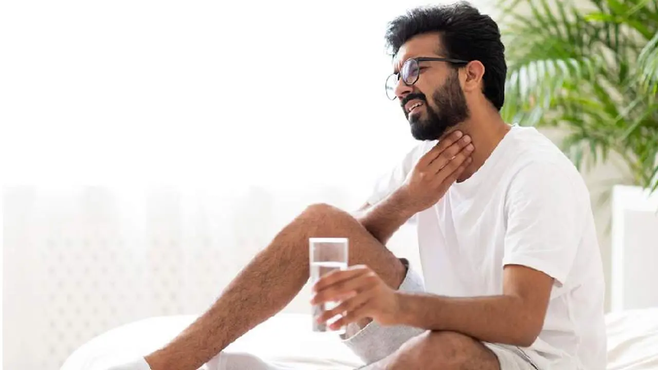 মাঝরাতে হঠাৎ গলা শুকিয়ে ঘুম ভেঙে যায়?