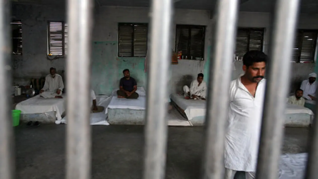 লক্ষ্মৌ কারাগারে এইডসে আক্রান্ত ৬৩ বন্দি, উদ্বিগ্ন প্রশাসন  