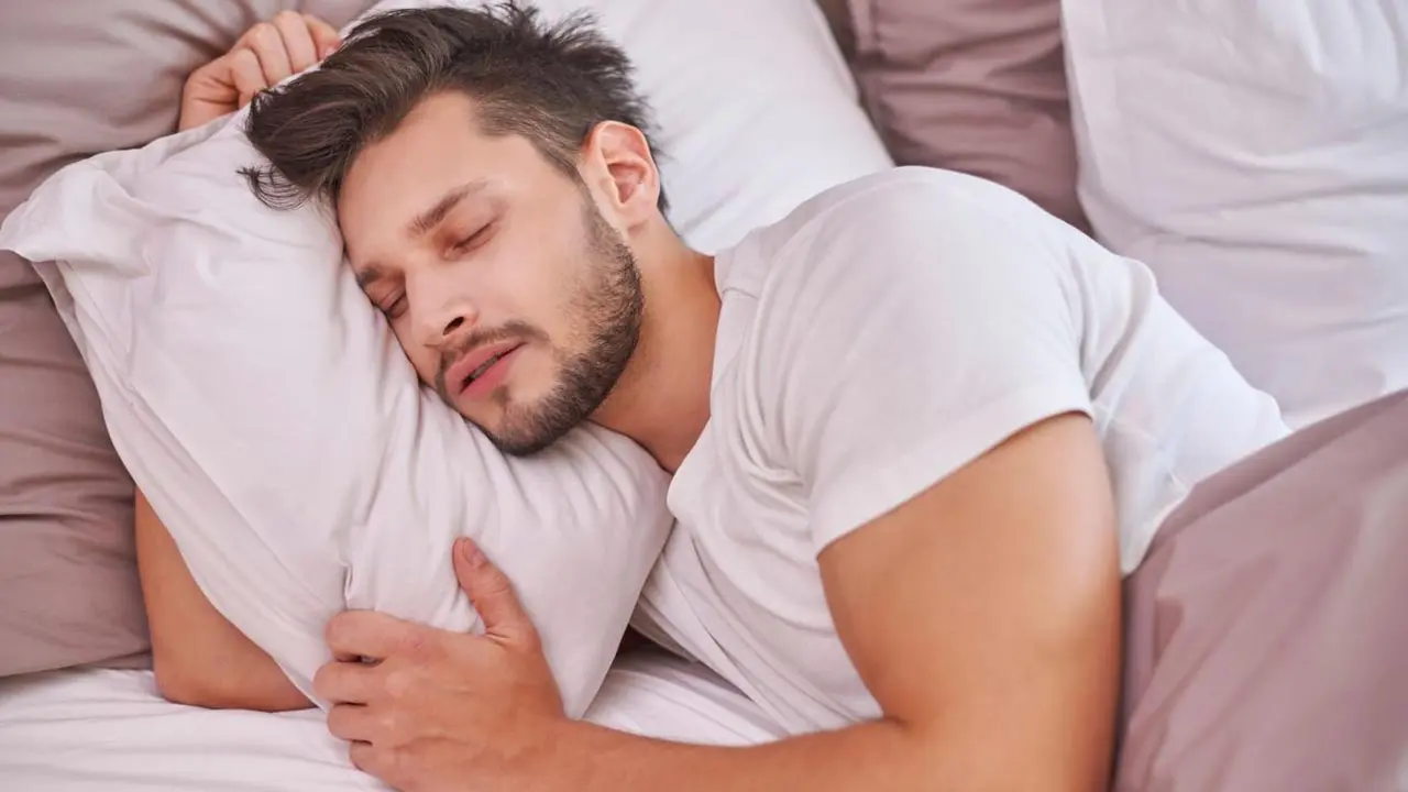 দুপুরে ঘুমালে কী হয়?