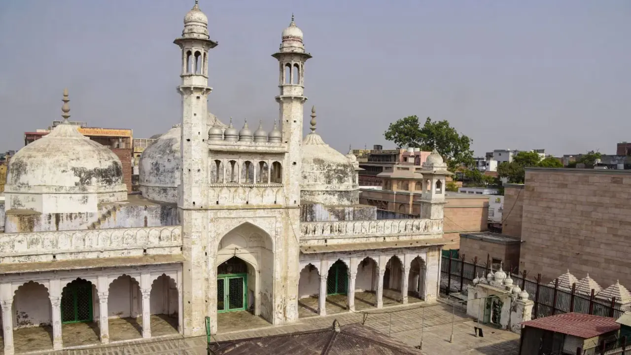 ৩০ বছর পর জ্ঞানবাপী মসজিদের বেজমেন্টে পূজা